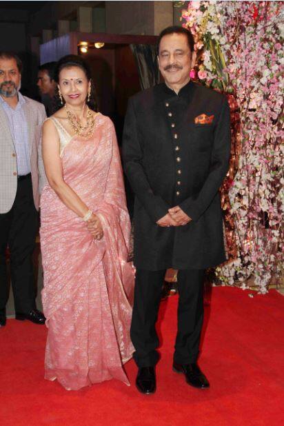 सहारा प्रमुख सुब्रत रॉय और उनकी पत्नी