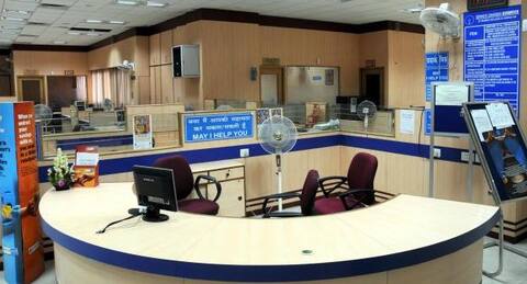 वेतन बढ़ाने की मांग को लेकर दो दिन के हड़ताल पर बैंककर्मी, सिर्फ 2% बढ़ता है वेतन वेतन बढ़ाने की मांग को लेकर दो दिन के हड़ताल पर बैंककर्मी, सिर्फ 2% बढ़ता है वेतन