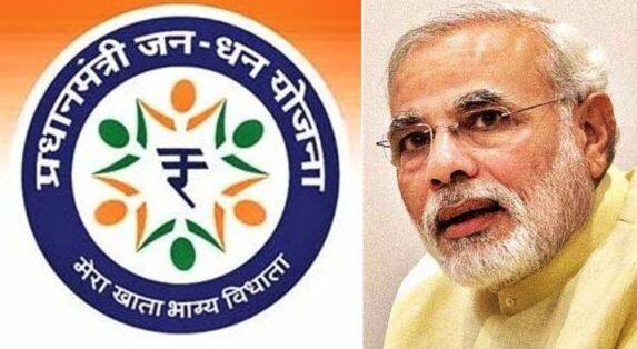 4. प्रधानमंत्री जनधन योजना के लिए आधार जरूरी
पीएमजेडीवाई का लाभ उठाने के लिए आधार कार्ड ही पर्याप्त है. इसके जरिए कोई भी भारतीय किसी भी बैंक में अपना अकाउंट जीरो बैंलेंस पर खुलवा सकता है. अगर डॉक्युमेंट प्रूफ के तौर पर आपके पास आधार कार्ड है तो कोई और प्रूफ देने की जरूरत नहीं है. इस योजना के तहत 10 फरवरी, 2016 तक देशभर में 20 करोड़ बैंक अकाउंट खोले जा चुके हैं, जिसमें लगभग 32 हजार करोड़ रुपए जमा किए गए हैं.