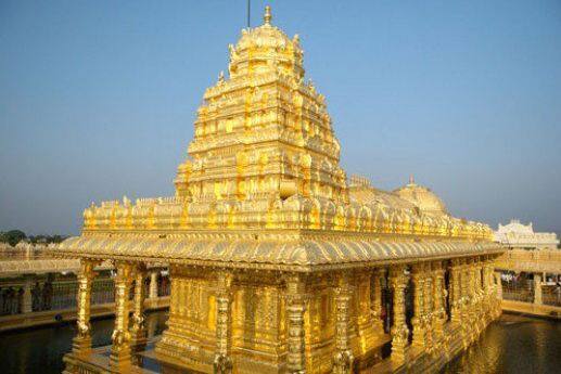 15. मंदिरों में कर्मकांड के लिए भी आधार जरूरीः हाल ही में दुनिया के सबसे अमीर मंदिरों में से एक तिरुपति के बालाजी मंदिर में अंगप्रदक्षिणम रस्म को करने के लिए बुकिंग के लिए आधार कार्ड को अनिवार्य कर दिया है. इसका फायदा है कि एक ही इंसान बार-बार इस रस्म को नहीं करेगा क्योंकि इसके लिए काफी ज्यादा मांग रहती है.