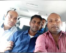 साइको किलर संग \'सेल्फी\' लेकर फंसे पुलिस वाले, मुस्कुराते हुए खींची थी तस्वीर