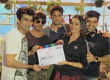 शाहरुख ने ट्वीट कर बताया, \'इत्तेफाक\' में लीड रोल में होंगे सोनाक्षी और सिद्धार्थ