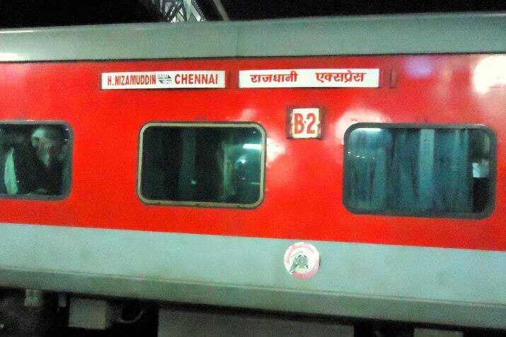 Rajdhani Shatabi Travel Possible On The Fare Of Mail Express Train मेल या एक्सप्रेस के किराये पर करें राजधानी, शताब्दी, दुरंतो में सफर
