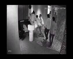 गुजरात : कैमरे के सामने चाकू की नोक पर स्पा कर्मी का अपहरण, मांगी थी रंगदारी