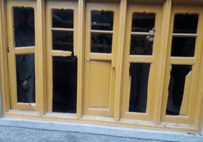 J&K: शोपियां में हुए आतंकी हमले में 3 जवान शहीद, घर में बैठी महिला को भी लगी गोली Jk Three Army Personnel And A Civilian Have Lost Their Lives In The Terror Attack In Shopian J&K: शोपियां में हुए आतंकी हमले में 3 जवान शहीद, घर में बैठी महिला को भी लगी गोली