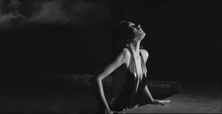 निया शर्मा अक्सर सोशल मीडिया पर अपनी बोल्ड तस्वीरें शेयर करती रहती हैं.