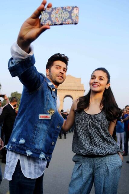 इस फिल्म में कॉमेडी है, रोमांस है, इमोशन है और एक्शन भी है. इस फिल्म में देसीपन है और आप भी बद्रीनाथ और वैदेही के इस प्यार, हंसी मज़ाक़ और पागलपन से इंटरटेन होंगे.