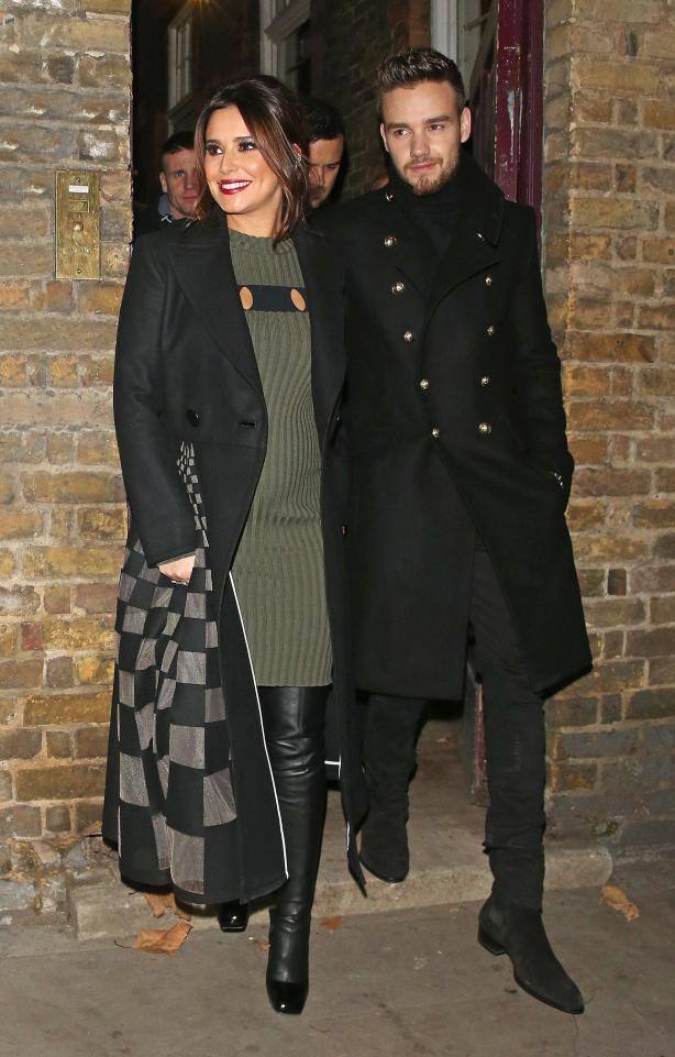 शेरिल और उनके प्रेमी लियाम पेन पिछले साल नवंबर के अंत में एक कंसर्ट में हाथों में हाथ डाले साथ नजर आए थे. गायक पेन (23) ने एक साल पहले शेरिल को डेट करना शुरू किया था और अपने रिश्ते की पुष्टि तीन महीने बाद की थी.