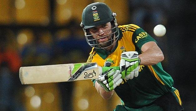 9000 रन पूरे करने वाले बल्लेबाज़ों में एबी डीविलियर्स का औसत सबसे ज्यादा है, उनका बल्लेबाज़ी औसत 53.89 है.