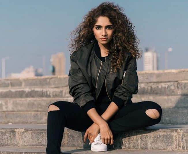 जॉनी लीवर की बेटी करेंगी टैलेंट हंट को होस्ट Johny Levers Daughter To Host Talent Show जॉनी लीवर की बेटी करेंगी टैलेंट हंट को होस्ट