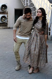 फिल्म के प्रमोशन के दौरान कुछ यूं मस्ती करते हुए नजर आए वरुण-आलिया, देखें तस्वीरें