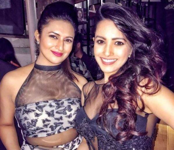 Divyanka Tripathis Modern Avatar At Anita Hassanandanis Party अपनी को-स्टार अनीता हसनंदानी की पार्टी में दिव्यांका त्रिपाठी वेस्टर्न में लुक उतरीं