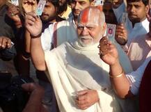 UP: अयोध्या में महंत ज्ञानदास बोले, \'धर्म-जाति नहीं, विकास के नाम पर हो मतदान\'