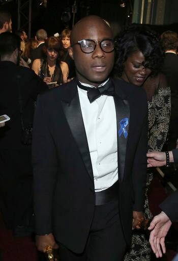 निर्देशक बैरी जेंकिंस ने भी अपने सूट के ऊपर नीले रंग का रिबन लगा रखा था. बैरी की फिल्म 'मूनलाइट' सर्वश्रेष्ठ फिल्म की श्रेणी में नामांकित है. 