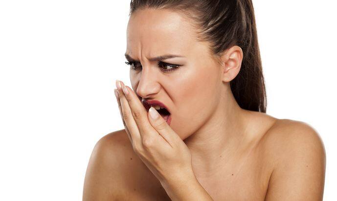 Reason Behind Bad Breath Excessive Sweating And Gastric ... तो इन वजहों से अचानक आने लगती है सांसों से बदबू और बहने लगता है पसीना!