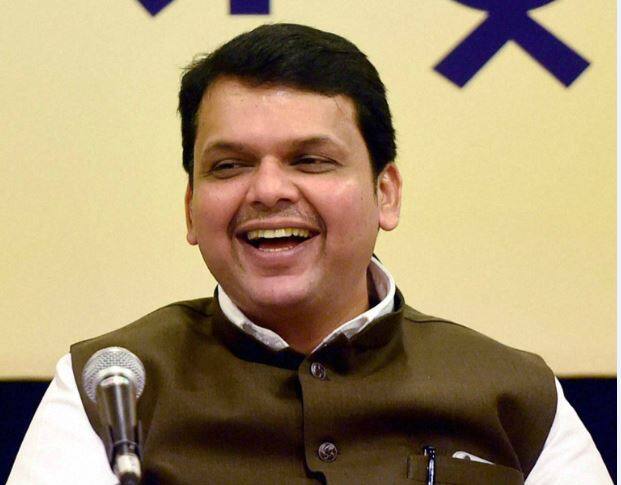 महाराष्ट्र : CM फड़णवीस हेलीकॉप्टर दुर्घटना से फिर बाल-बाल बचे, कार्यालय ने किया घटना से इनकार Maharashtra Another Close Save For Cm Fadnavis In Helicopter Mishap महाराष्ट्र : CM फड़णवीस हेलीकॉप्टर दुर्घटना से फिर बाल-बाल बचे, कार्यालय ने किया घटना से इनकार