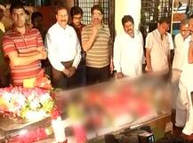 हैदराबाद: घर लाया गया इंजीनियर श्रीनिवास का शव, अमेरिका में हुई थी हत्या