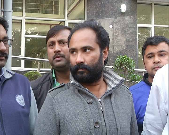 Delhi Police Arrests So Called Baba Who Accused Of Cheating Crores करोड़ों की ठगी करने वाले बाबा को पुलिस ने किया गिरफ्तार