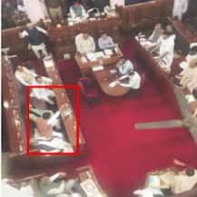 लालू यादव के बड़े बेटे तेज प्रताप ने दिखाई बीजेपी विधायकों को उंगुली