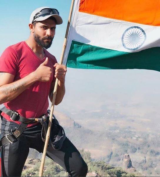 जडेजा ने तिरंगे के साथ ये तस्वीर इंस्टाग्राम पर शेयर की है.