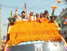 गोरखपुर में अमित शाह का आदित्यनाथ के साथ रोड शो