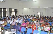 पति भटका सकते है छात्राओं का ध्यान, केवल अविवाहित लड़कियों को ही मिलेगा दाखिला