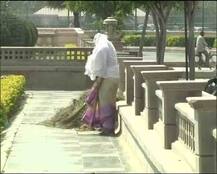 मायावती राज में बने पार्कों को चमकाने का काम शुरू, पांच साल किसी ने पूछा तक नहीं