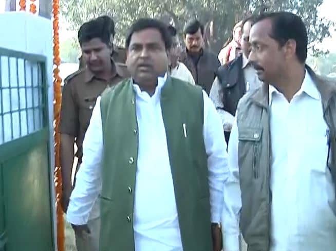 पूर्व मंत्री गायत्री प्रजापति की अंतरिम जमानत पर SC ने सुरक्षित रखा फैसला, 15 अक्टूबर को अगली सुनवाई