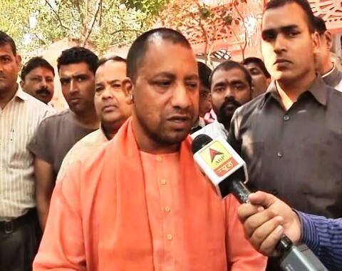 यूपी: सीएम कैंडिडेट पर बोले योगी आदित्यनाथ, ‘मैं सांसद के तौर पर खुश हूं’ यूपी: सीएम कैंडिडेट पर बोले योगी आदित्यनाथ, ‘मैं सांसद के तौर पर खुश हूं’