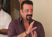 मीडिया के साथ भिड़े संजय दत्त के बॉडीगार्ड्स, अभिनेता ने मांगी माफी