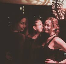 सैफ-करीना के घर हुई पार्टी, Inside तस्वीरें सोशल मीडिया पर वायरल!