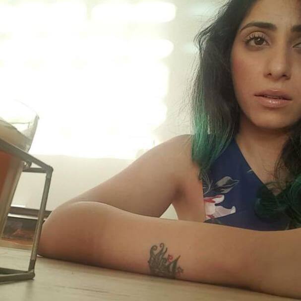 बीती तस्वीर में उन्होंने लिखा था कि उन्होंने इसपर भी बहस छोड़ दी है कि लड़कियों अपने आप को कैसे और कितना ढकना चाहिए. नेहा ने लिखा कि वे अपने विवेक के आधार पर काम लेती हैं और उन्हें अपने शरीर के एक-एक इंच पर गर्व है.