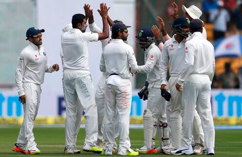 लेकिन आज एक बार फिर आर अश्विन, विस्फोटक डेविड वॉर्नर पर भारी साबित हुए और वॉर्नर को अपने जाल में फंसा लिया.