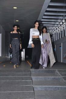 बेटी खुशी और जहानवी के साथ डिनर पर गईं श्रीदेवी