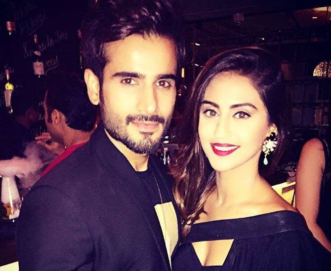 गोवा के बीच पर एकसाथ नजर आए क्रिस्टल डिसूजा और करन टेकर Karan Tacker Just Shared This Gorgeous Photo With Krystale Dsouza From Their Beach Holiday Krystale Dsouza गोवा के बीच पर एकसाथ नजर आए क्रिस्टल डिसूजा और करन टेकर