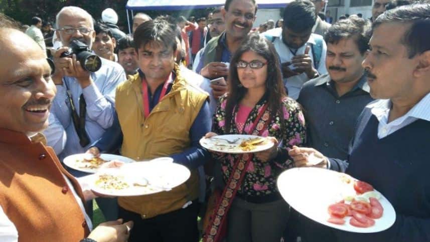 दिल्ली के सीएम केजरीवाल ने छोड़ी दो वक्त की 'रोटी
