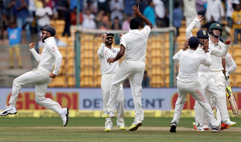 WORLD RECORD: विकेटों के \'सिक्स\' के साथ अश्विन ने रचा इतिहास 