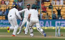 RECORD: घरेलू मैदान पर सबसे तेज़ 200 विकेट लेने वाले गेंदबाज़ बने अश्विन, तमाम दिग्गज छूटे पीछे