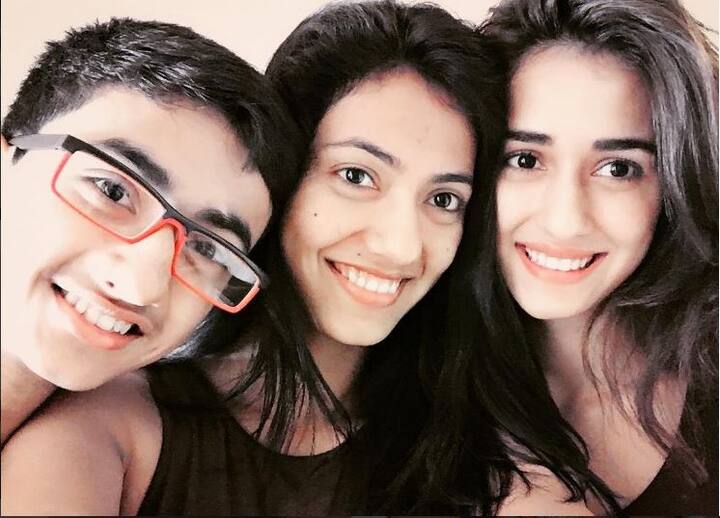 आपको बता दें की हाल ही में दिशा पटानी जैकी चैन और सोनू सूद के साथ ‘कूंग फू योगा’ में नजर आई थीं जो चीन में सुपरहिट साबित हुई.