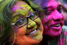 होली में त्वचा को ऐसे रखें सुरक्षित!