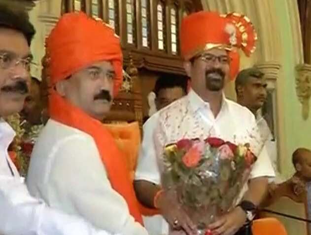 Bmc Shiv Senas Vishwanath Mahadeshwar Is The New Mayor शिवसेना के विश्वनाथ महादेश्वर चुने गए बीएमसी के नए मेयर