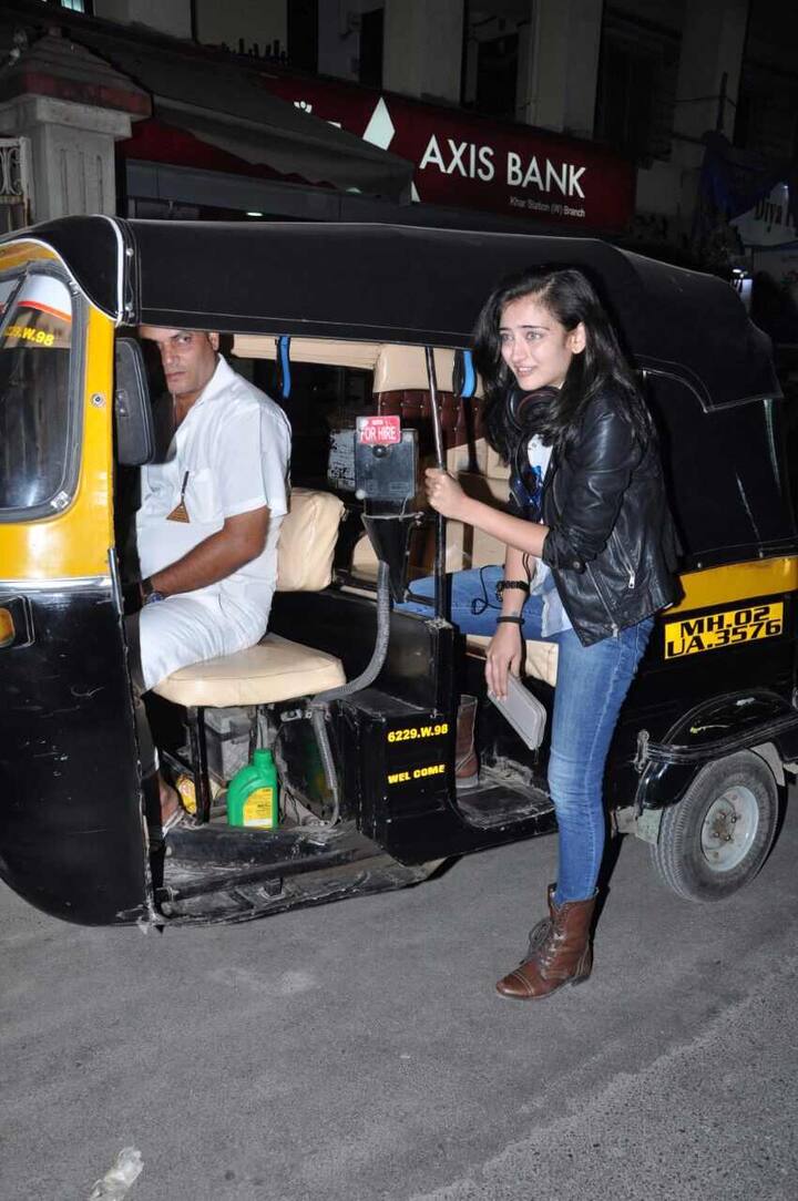 बताते चलें कि उनकी पहली फिल्म शमिताभ में उनके साथ धनुष और अमिताभ जैसे दिग्गज शामिल थे.