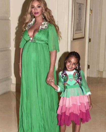 इसी फेहरिस्त में उन्होंने एक स्लाइड शो वीडियो पोस्ट की है नीचे देखें वो वीडियो.