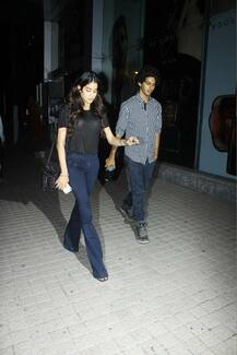 कैमरे में कैद हुईं फिल्म के प्रीमियर पर पहुंची श्रीदेवी की बेटियां