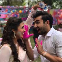 \'ये है मोहब्बतें\' के सितारों ने शो के सेट पर जमकर खेली होली, देखें तस्वीरें...