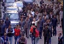 IN PICS: यूपी में \'प्रचंड जीत\' के बाद दिल्ली में महाजश्न, BJP दफ्तर में दिखा PM मोदी का खास अंदाज