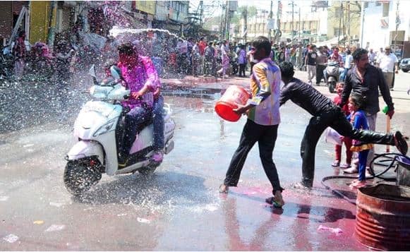 भारतीय संस्कृति में त्योहारों का शुरुआत से ही महत्वपूर्ण स्थान रहा है. (फोटो क्रेडिट- सुधांशु केसरवानी)