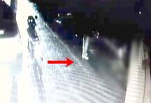 दिल्ली में नार्थ ईस्ट की रहने वाली लड़की से गैंगरेप, पहली मंजिल से कूदकर बचाई जान