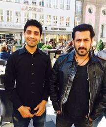 ऑस्ट्रिया में अपने फैंस के साथ कुछ यूं मस्ती कर रहे हैं सलमान खान, देखें तस्वीरें...