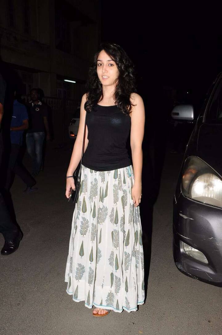 आमिर 14 मार्च को जीवन के 52वें बसंत में कदम रखने जा रहे हैं. करियर के शुरुआती दौर में अपनी चॉकलेटी छवि से लाखों लड़कियों के दिलों पर राज करने वाले आमिर का एक खास टशन है और वह यह कि वह साल में एक फिल्म ही करते हैं. इसके बावजूद उनकी हर फिल्म का प्रशंसकों को बेसब्री से इंतजार रहता है. भारत सरकार के ‘अतुल्य भारत’ अभियान से देश की छवि को सशक्त कर चुके आमिर पिछले दिनों असहिष्णुता पर अपने बयान के चलते विवादों में रहे.